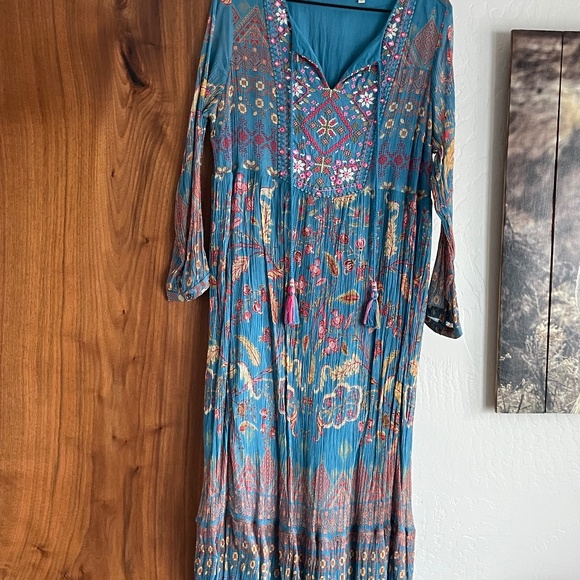 Dress - Picture 1 of 5